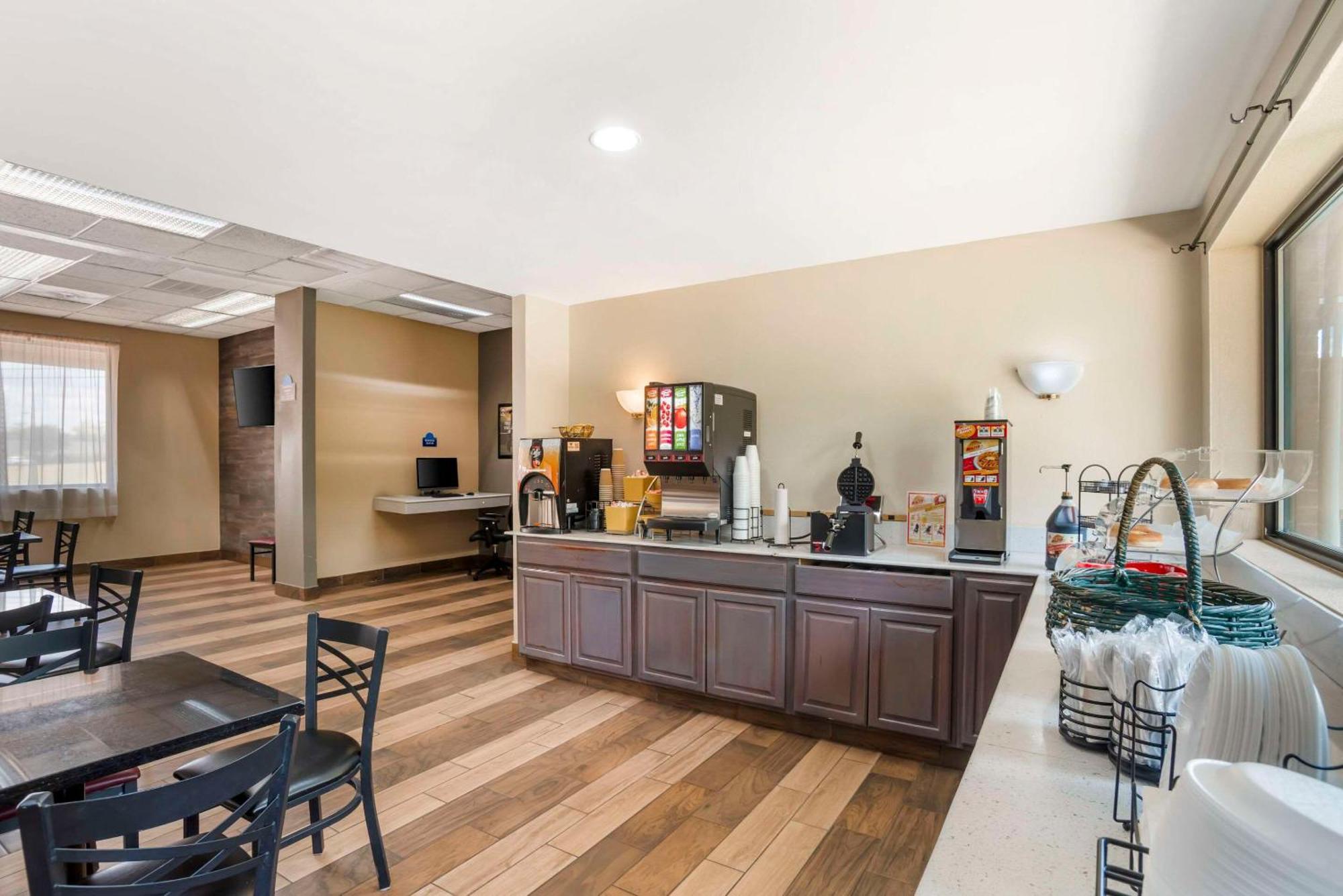 Quality Inn Near Speedway Wilkesboro Luaran gambar