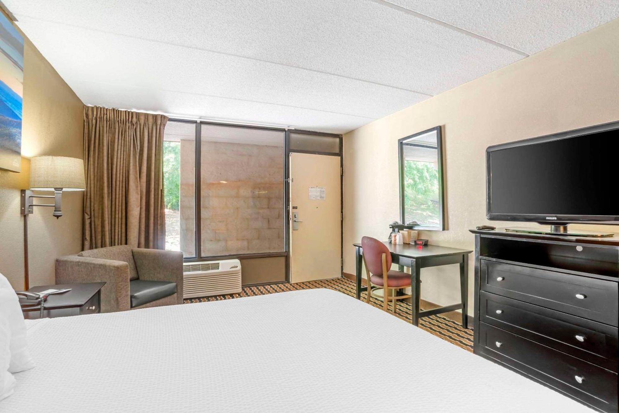 Quality Inn Near Speedway Wilkesboro Luaran gambar