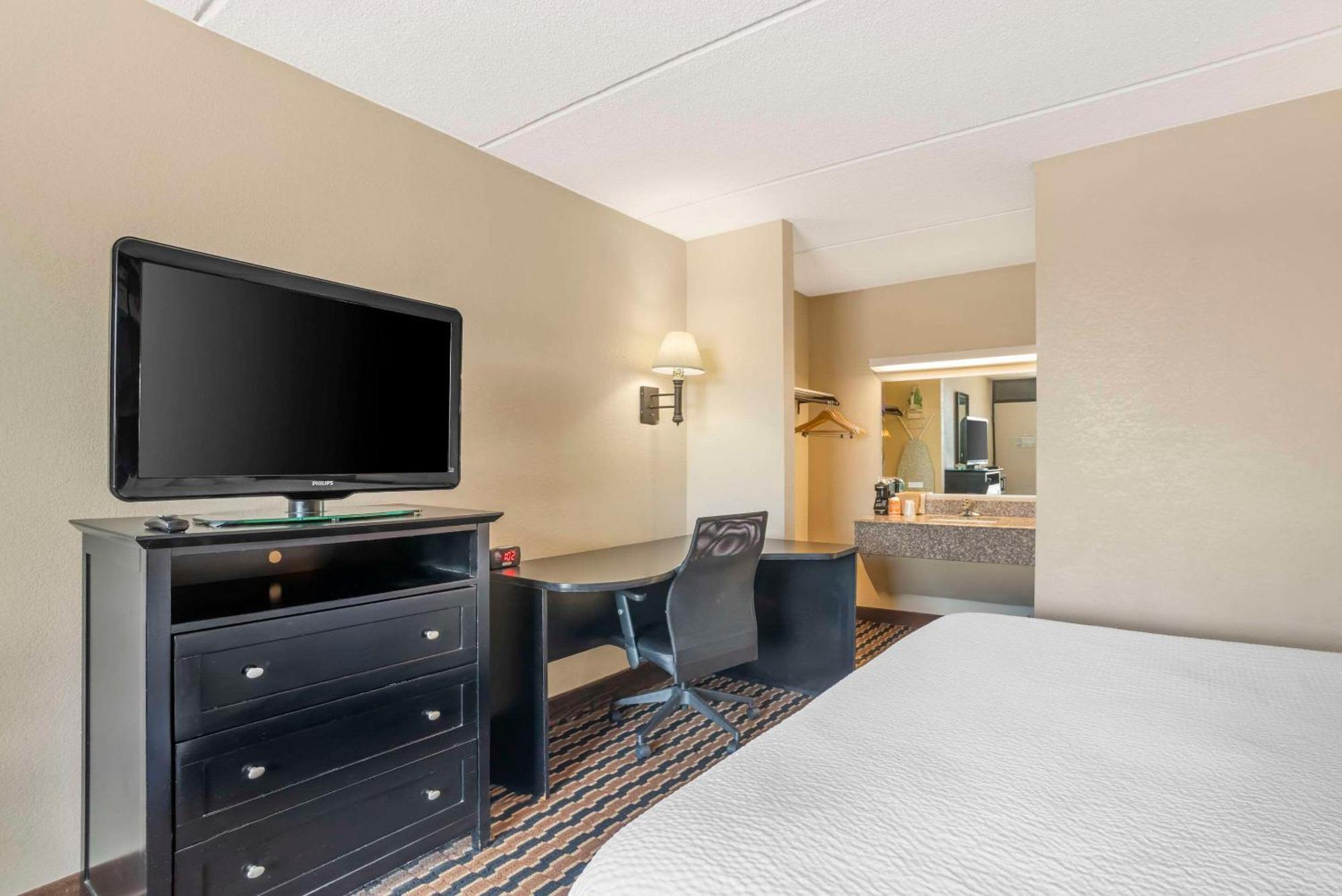 Quality Inn Near Speedway Wilkesboro Luaran gambar