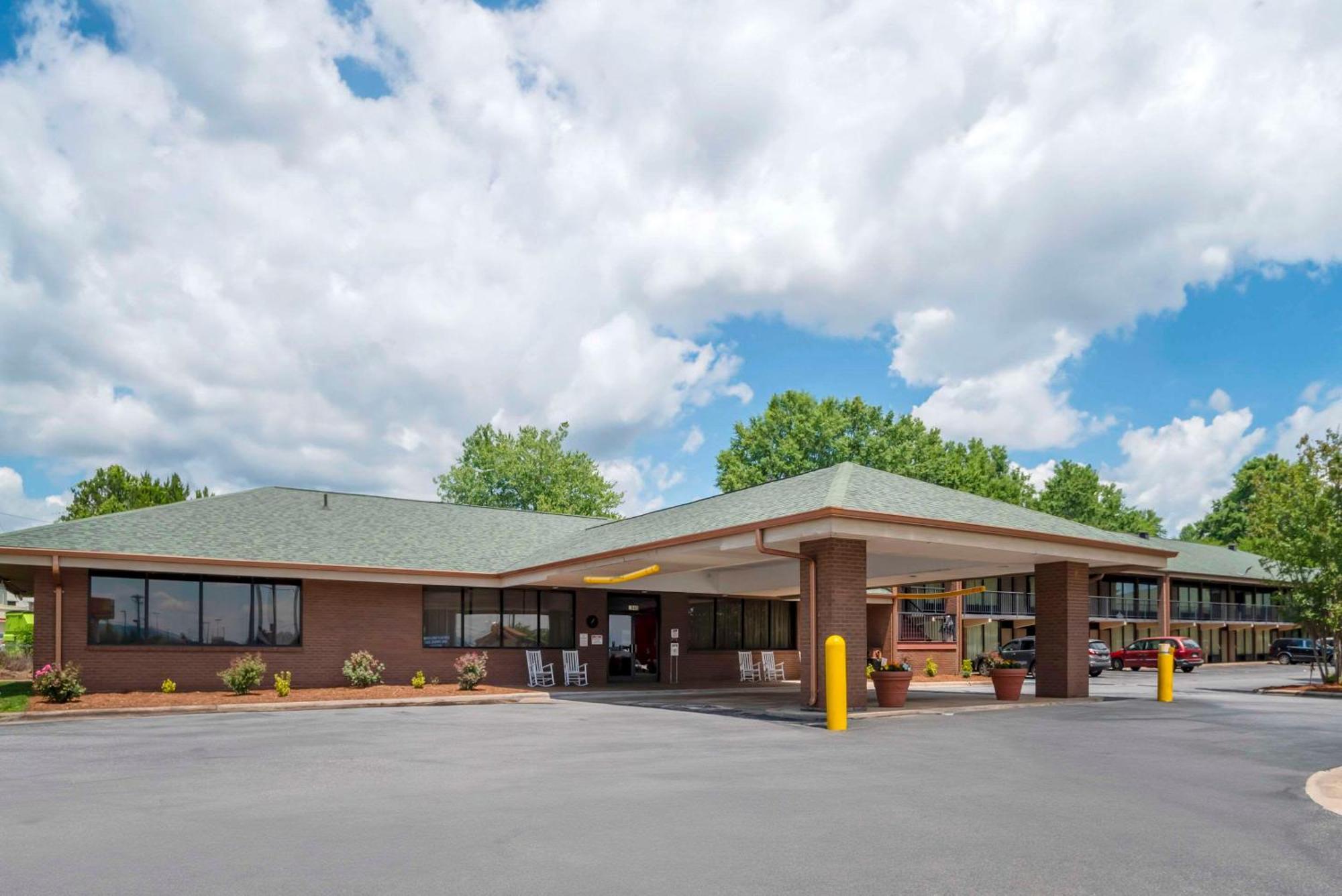 Quality Inn Near Speedway Wilkesboro Luaran gambar